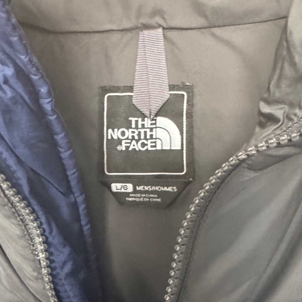 The North Face Men's Black and Navy Vest - Picture 2 of 3